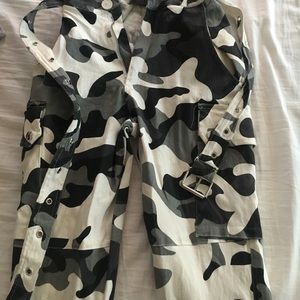 woman’s camo pants